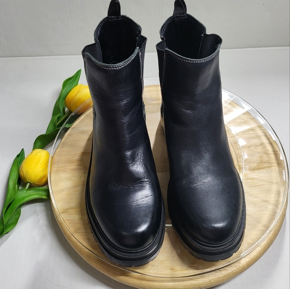 Marc Fisher Pietro Lug Sole Chelsea Boots in Black - Picture 11 of 17